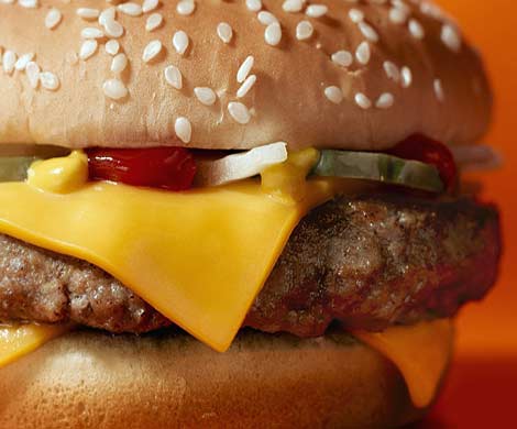 В Исландии показали шестилетний чизбургер из McDonald’s, который идеально сохранился
