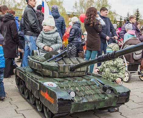 В Кемерово на 9 мая детские коляски были танками и самолетами