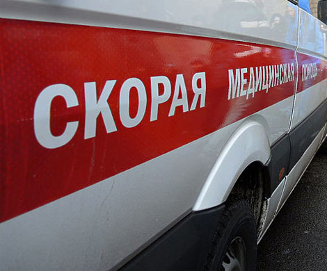 В Красноярске водитель такси отказывался пропустить «скорую» во двор‍