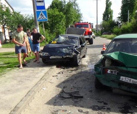 В Курске столкнулись две легковушки, есть пострадавший