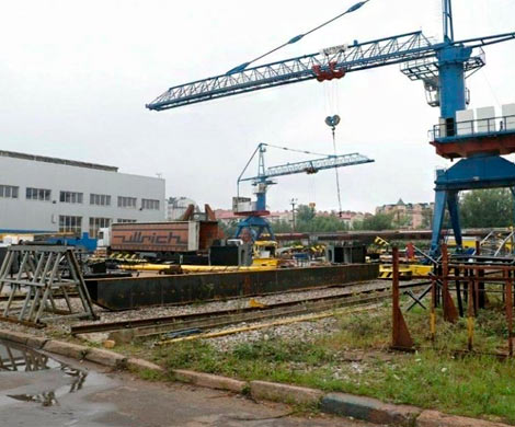 В Кузбассе на шахте груз с подъемного крана рухнул на рабочего