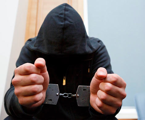 В Ленобласти педофил изнасиловал 12-летнюю школьницу возле магазина