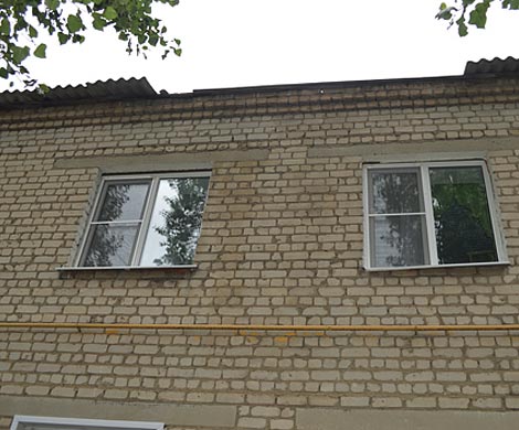 В Ленобласти погиб инвалид, упав с крыши трёхэтажного дома