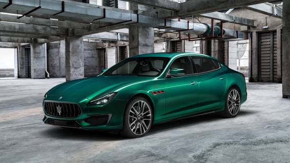 В марте в России продажи новых люксовых автомобилей снизились на 40%