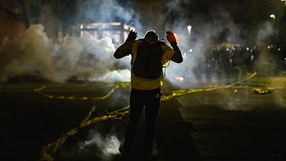 В Миннеаполисе начались протесты после того, как полиция убила чернокожего