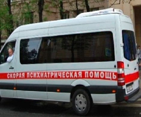 В Мордовии пенсионерка в стрингах на улице пыталась скрыться от демонов