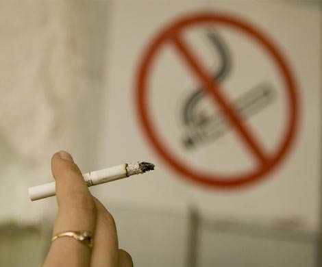В московских лифтах развесят антитабачные плакаты