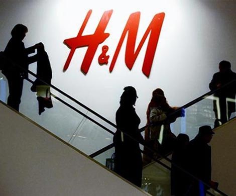 В новой коллекции бренда H&M появилась модель в хиджабе