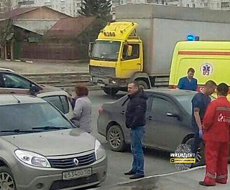 В Новосибирске на Ленинском рынке в машине застрелили мужчину