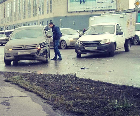 В Омске водитель хлебовоза дважды за день попал в ДТП