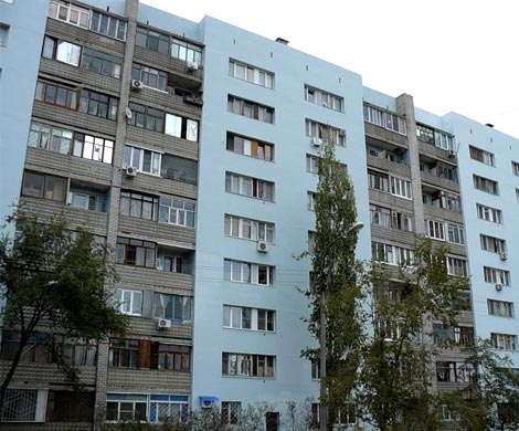 В Оренбурге пенсионерка разбилась, спускаясь с 10 этажа на простынях