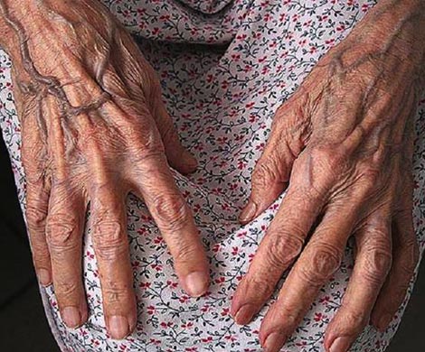 В парке Бишкека изнасиловали 87-летнюю бабушку