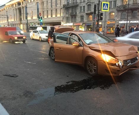В Петербурге автолюбительница сбила насмерть велосипедиста на зебре