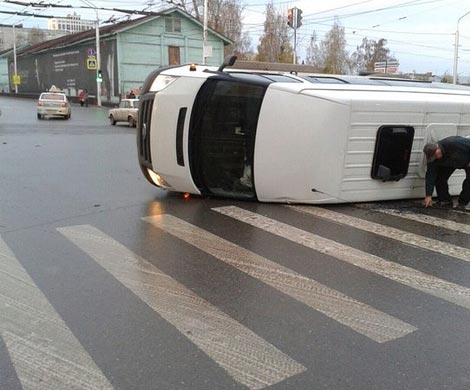 В Приангарье перевернулась пассажирская маршрутка