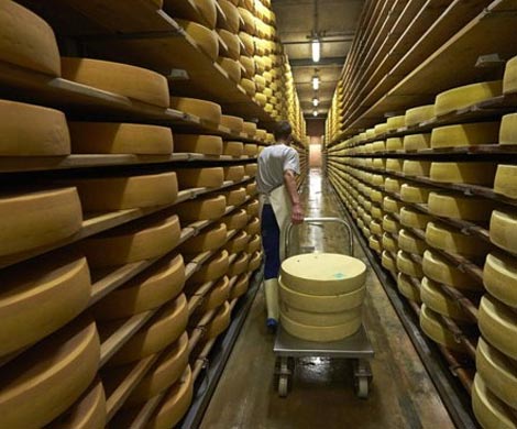 В Россию везут мясо и сыр от восьми компаний Швейцарии 