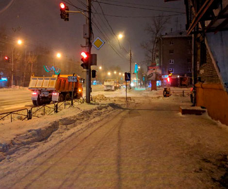 В Ростове ветром с новостройки в Ленинском районе сорвало крышу