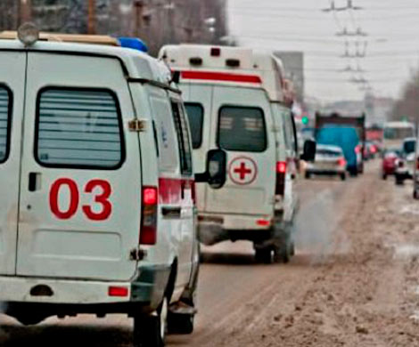 В Самаре автоледи на иномарке сбила семейную пару с маленьким ребенком