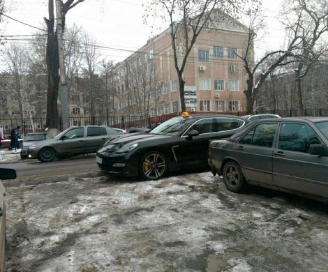 В саратовском такси работает Porsche Panamera за 7 миллионов (фото)