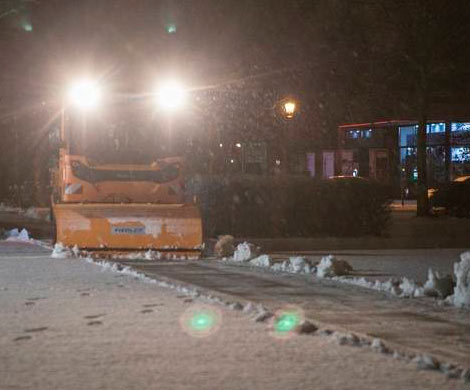 В Симферополе лужа «поглотила» маршрутку