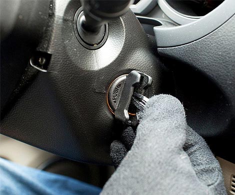 В Сызрани пьяный работник автосервиса угнал машину клиента