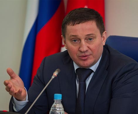 В Волгограде губернатор-единоросс возмутил коммунистов полетом на геликоптере