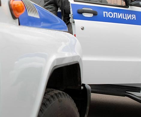 В Волгограде у водителя угнали машину, пока он помогал участникам ДТП