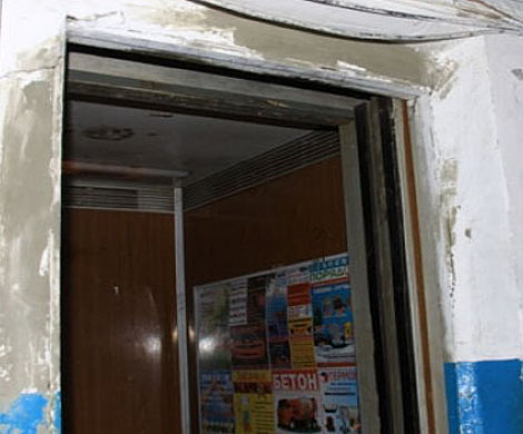 В Воронеже сорвался лифт с пассажиром