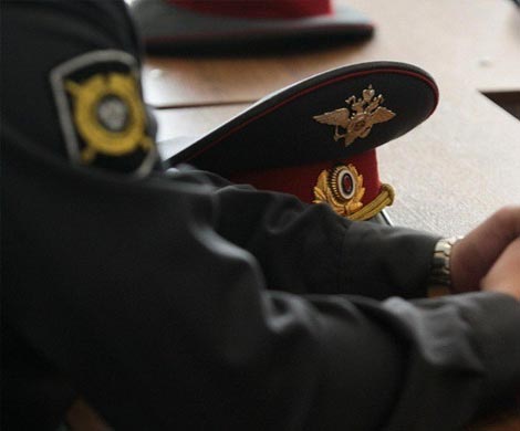 В Хакасии парень с девушкой избили двух полицейских