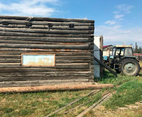 В Якутии сын на тракторе задавил насмерть родную мать