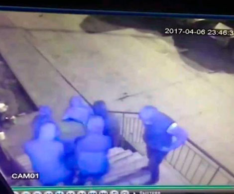  В Якутске банда подростков похитила платежный терминал
