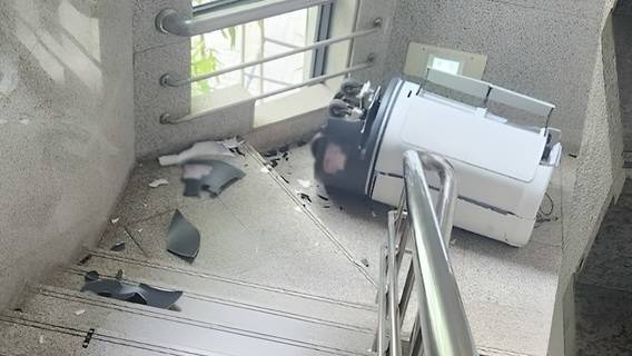 В Южной Корее впервые человекоподобный робот покончил с собой
