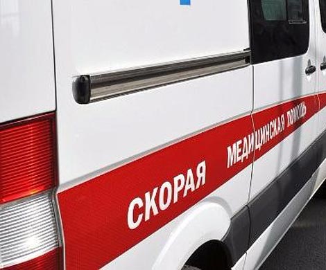 У станции метро в Москве грузовик переехал женщину