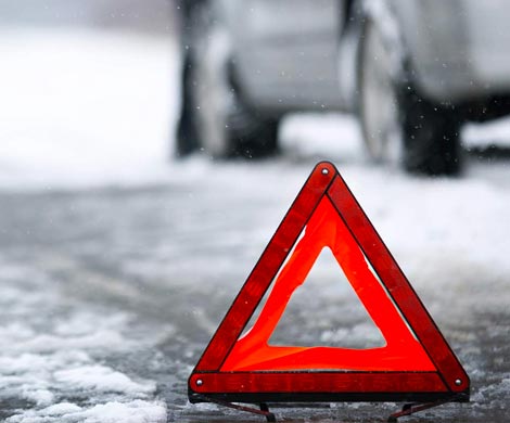 Водитель Mercedes «добил» чужую машину ногой после аварии на проспекте Славы‍