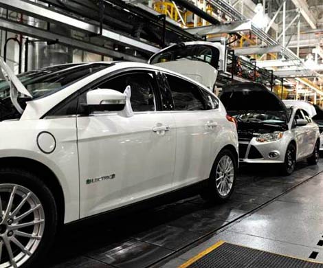 Volkswagen и Ford снижают производство в России