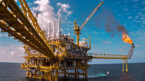 Вопреки ожиданиям, цены на нефть и газ остаются низкими