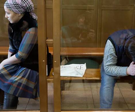 ВС РФ смягчил приговор супругам, избившим полицейского на Матвеевском рынке