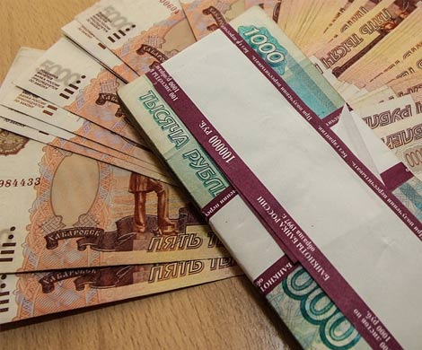 Все больше россиян следит за курсом рубля