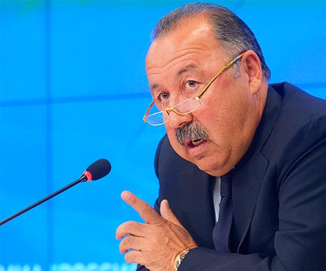 Экс-тренер футбольной сборной России может пройти в Госдуму