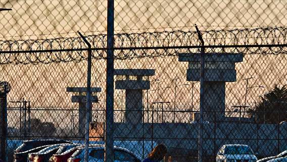 Экстрадиция сына «Эль Чапо» в США была приостановлена после того, как в ходе операции были убиты 29 человек