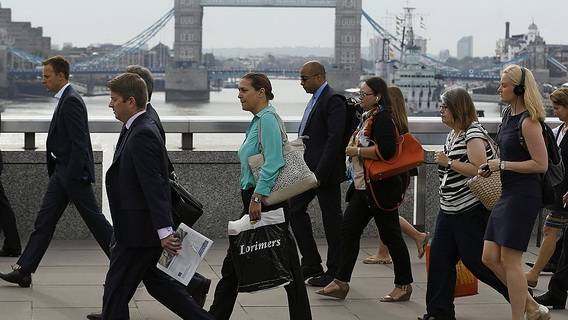 Зарплаты британских рабочих продолжают расти рекордными темпами