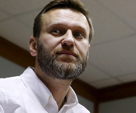 Защита Навального требует закрыть дело о клевете на Карпова