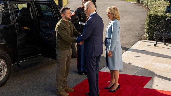 Зеленский посетил Вашингтон, срочно пытаясь нарастить поддержку США