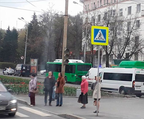Женщина скончалась в автобусе №50 на остановке УрФУ в Екатеринбурге