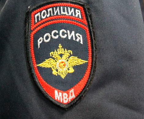 Житель Алтая избил полицейского