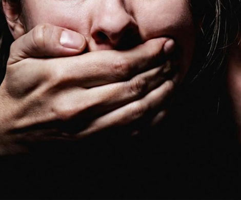 Житель Челябинской области год насиловал 12-летнюю девочку‍