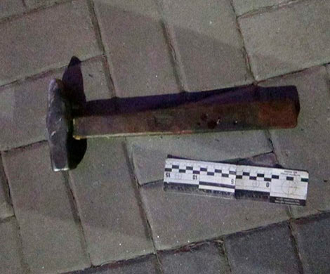 Житель Ишима в приступе гнева молотком разгромил чужой автомобиль