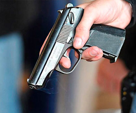 Житель Москвы случайно выстрелил в 11-летнего сына из пистолета