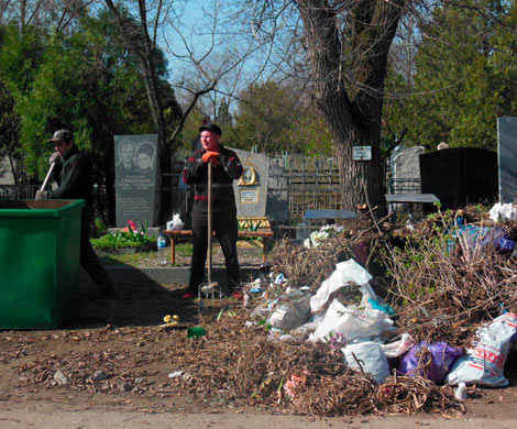 Жители Ставрополя возмутились свалкой на Мамайском кладбище