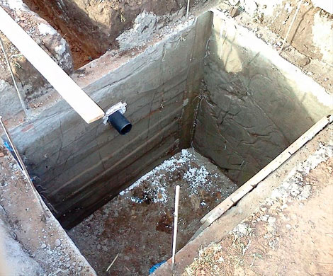 Жительница Якутска выбросила новорожденного в выгребную яму