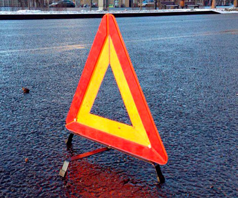 Жуть в Саранске: Мерседес разорвало от удара о дерево